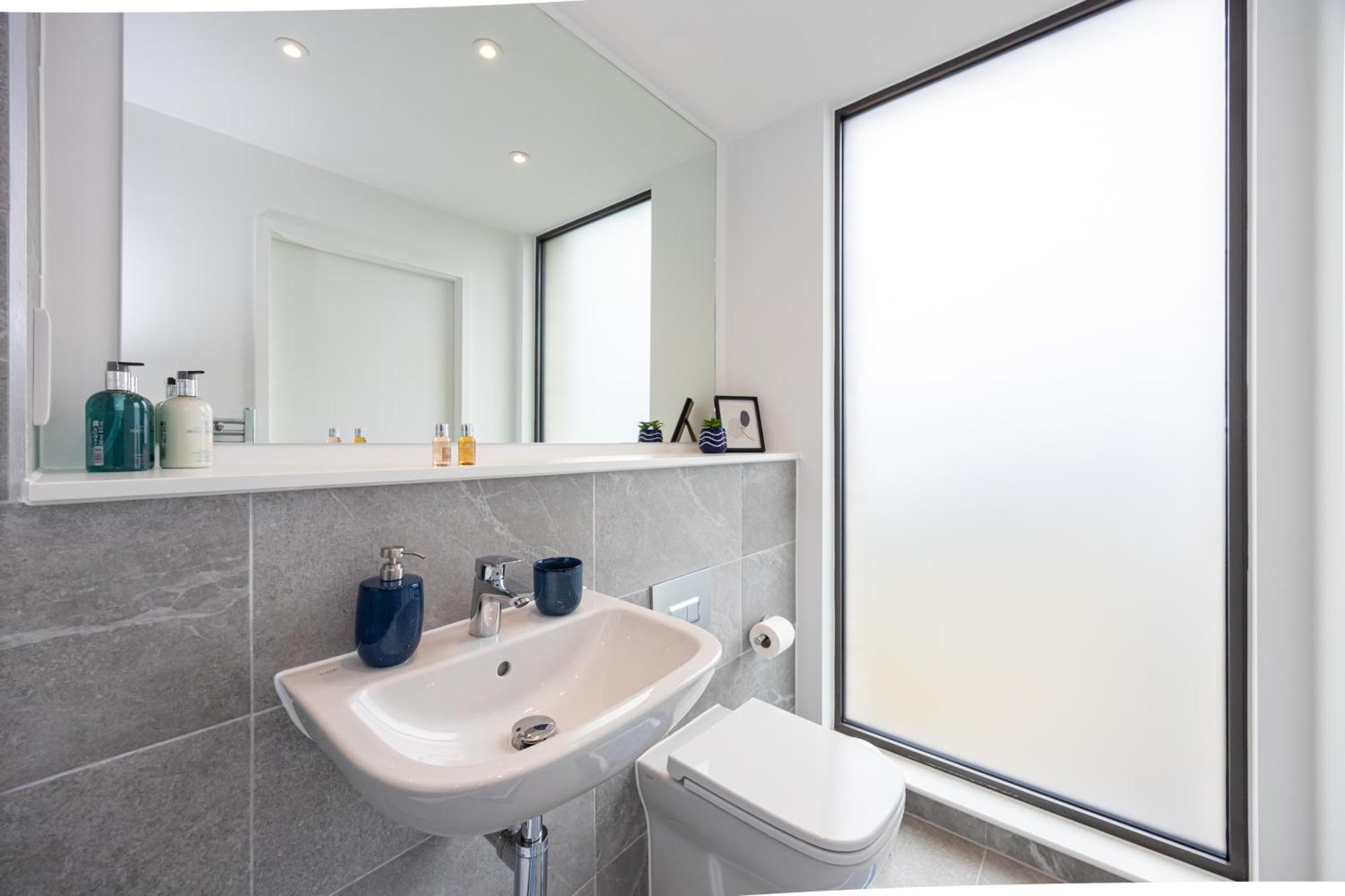 City Center Ultra-Luxe 2Bed Villa Amalfi マンチェスター エクステリア 写真