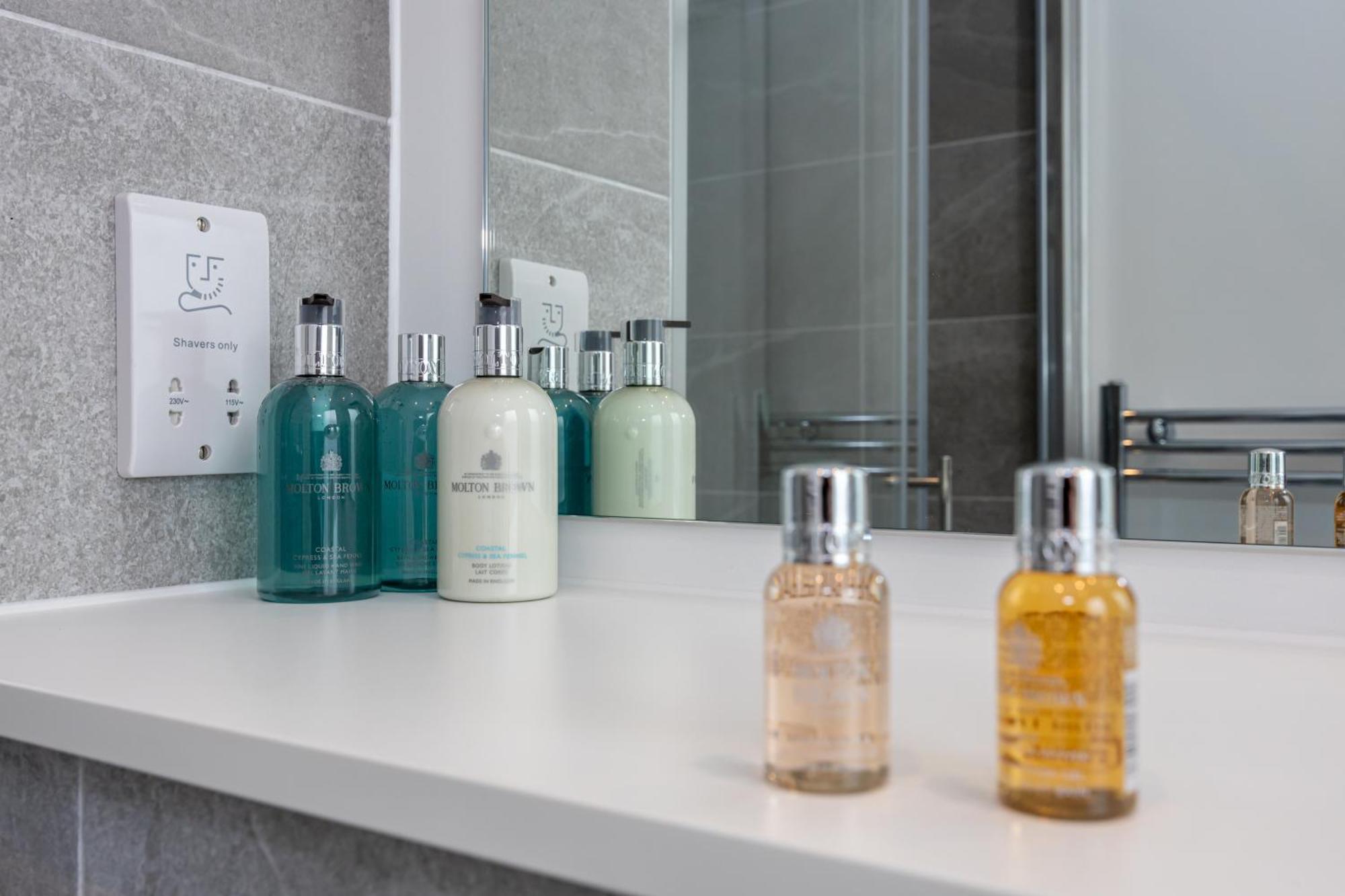 City Center Ultra-Luxe 2Bed Villa Amalfi マンチェスター エクステリア 写真