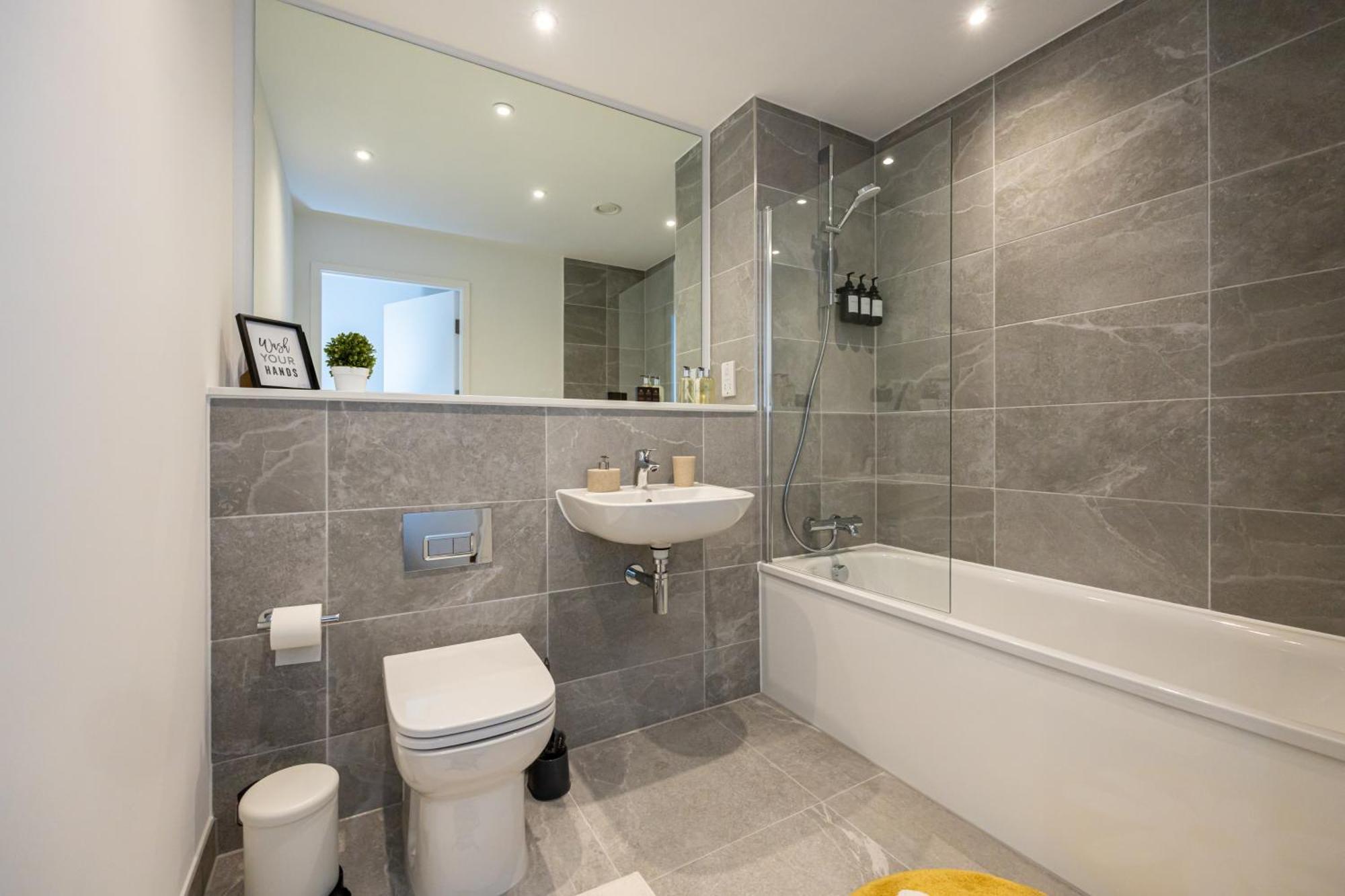 City Center Ultra-Luxe 2Bed Villa Amalfi マンチェスター エクステリア 写真